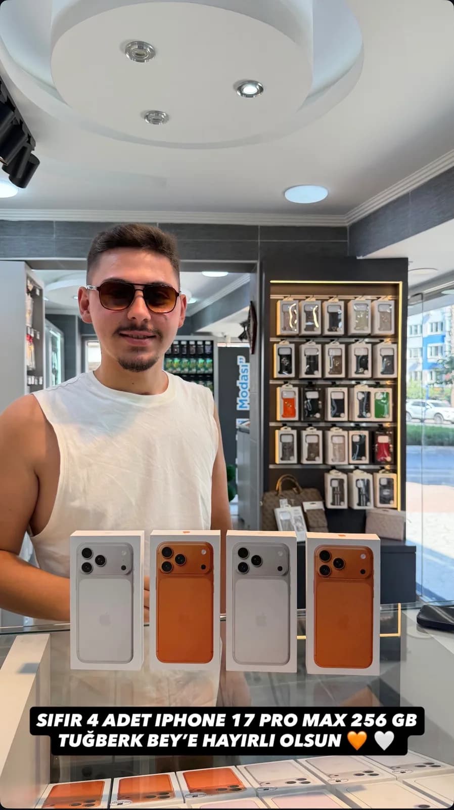 17 Pro Max Müşterimize Hayırlı Olsun.
